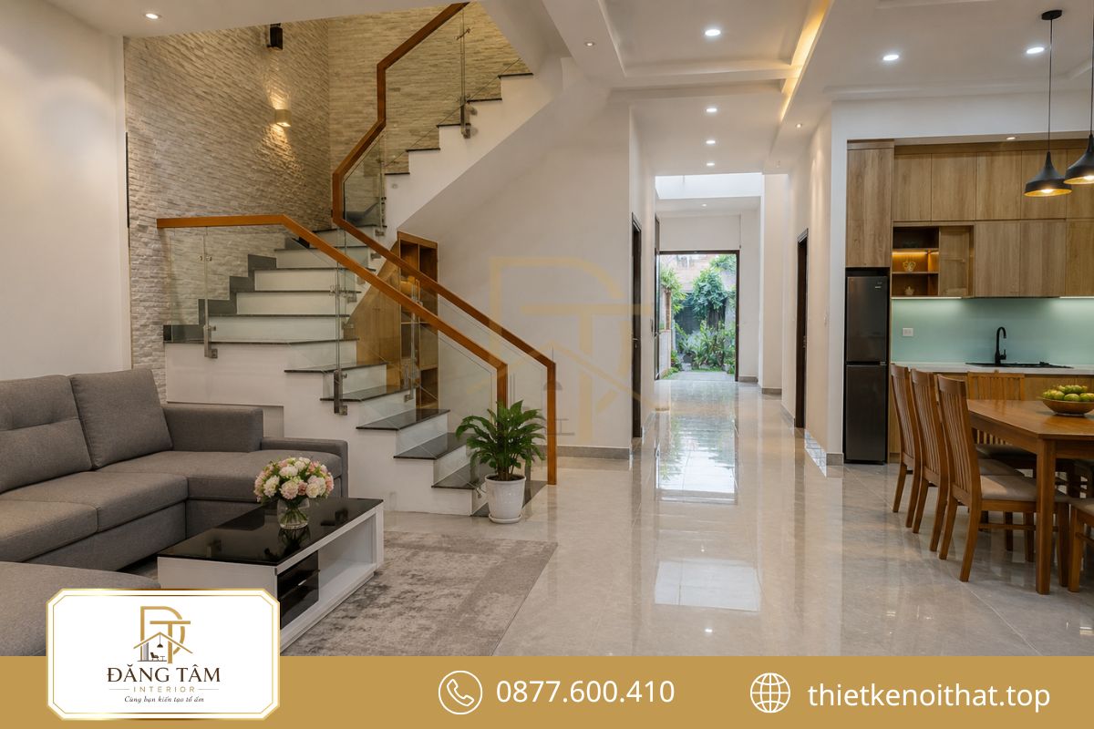 Lối di chuyển gọn giúp mặt bằng căn nhà thông thoáng và liền mạch