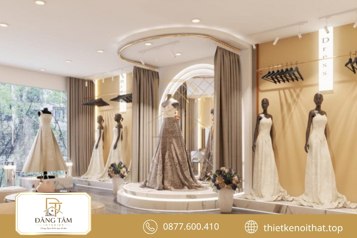 Gương lớn trong showroom váy cưới hỗ trợ quan sát phom dáng toàn diện