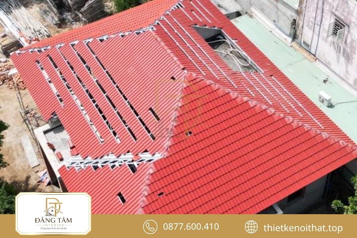 Nâng mái nhà cấp 4 mái ngói tạo không gian cao thoáng, dễ chịu 