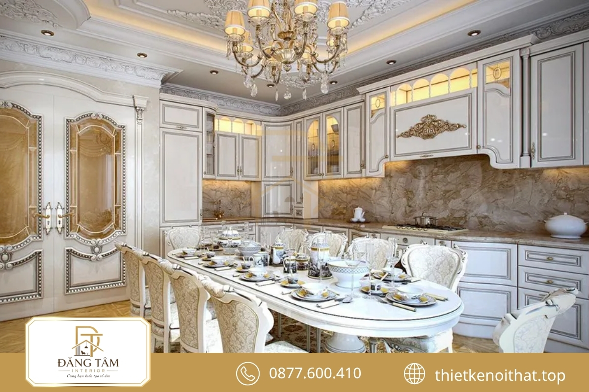 Phòng ăn Baroque tạo vẻ trang trọng qua bàn dài và đèn pha lê
