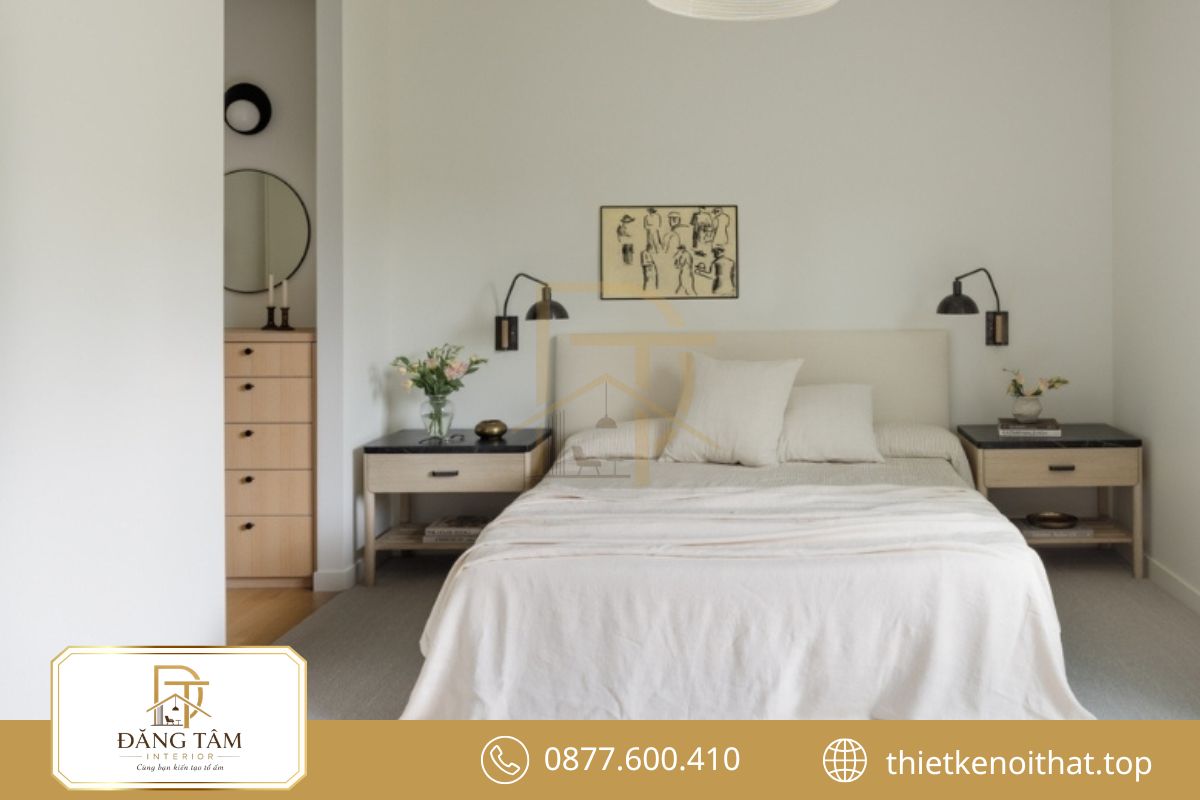 Phòng ngủ nhỏ tăng lưu trữ với giường ngăn kéo và tủ cao