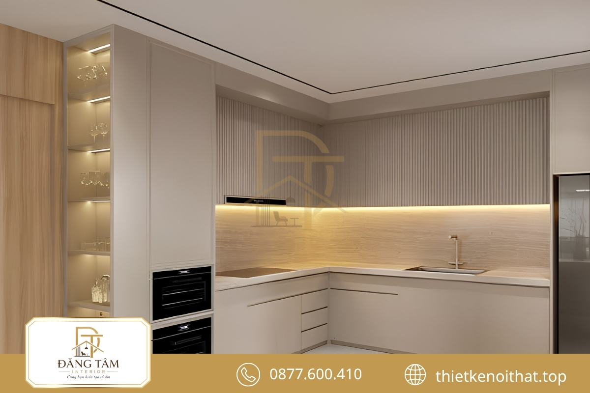 Bếp phong cách Contemporary kết hợp đường nét gọn cùng vật liệu sang trọng