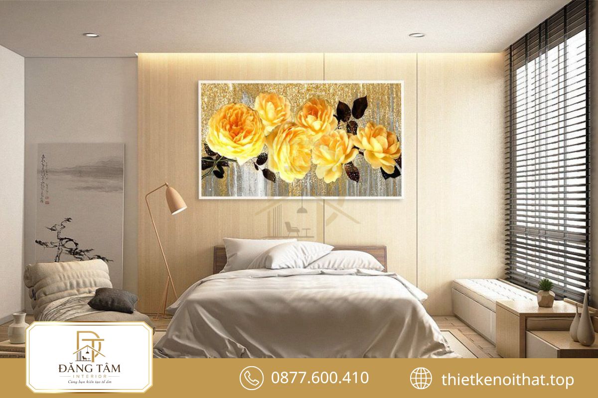 Tranh và gương decor tạo điểm nhấn riêng cho phòng ngủ nữ
