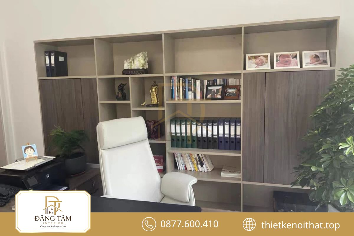 Thiết kế nội thất phòng giám đốc sử dụng tủ tài liệu liền tường