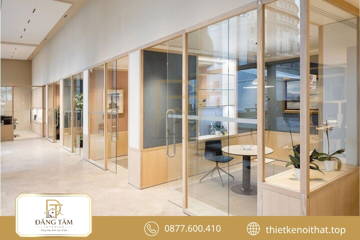 Vách kính mở rộng tầm nhìn và duy trì ánh sáng văn phòng 